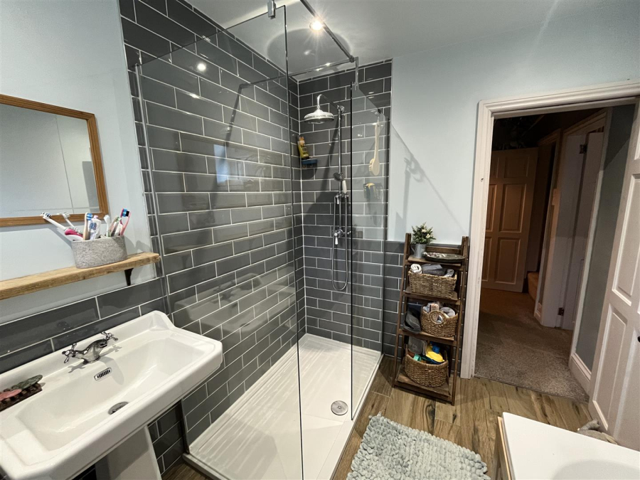 Photo of Mill Carr Hill Road, Oakenshaw, Bradford