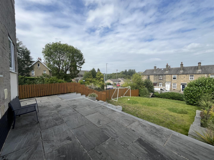 Photo of Bradford Road, Oakenshaw, Bradford
