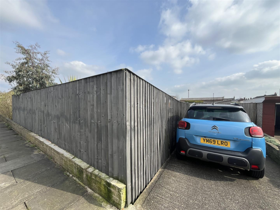 Photo of Lowfield Close, Low Moor, Bradford