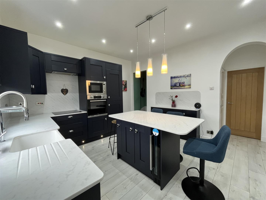Photo of Bradford Road, Oakenshaw, Bradford