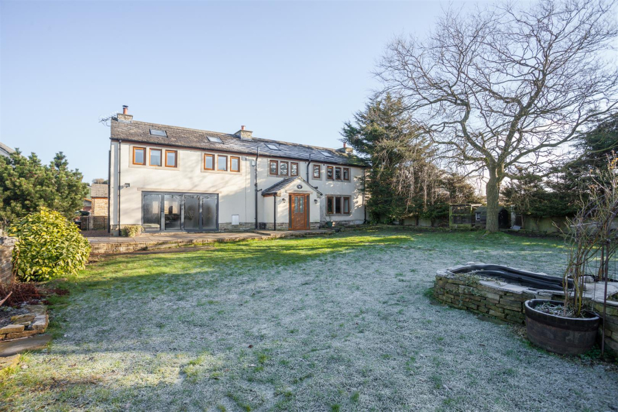 Photo of Cliff Hollins Lane, Oakenshaw, Bradford