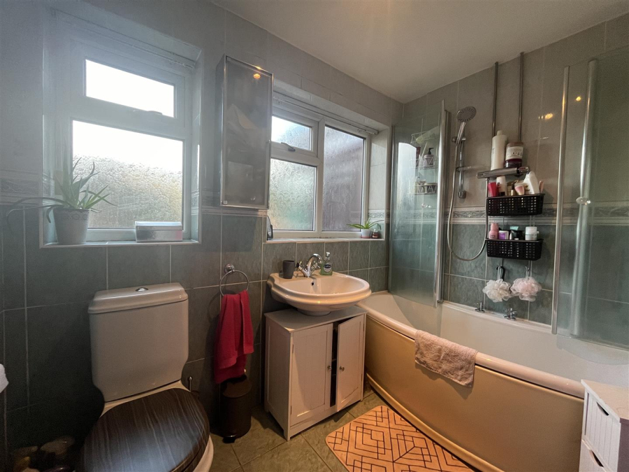 Photo of Greenacre Close, Wyke, Bradford