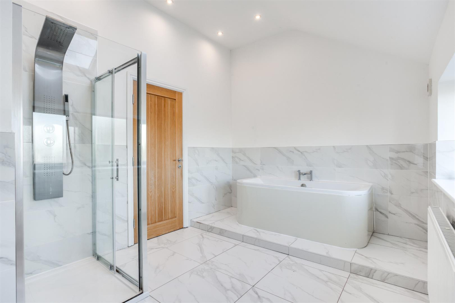 Photo of Cliff Hollins Lane, Oakenshaw, Bradford