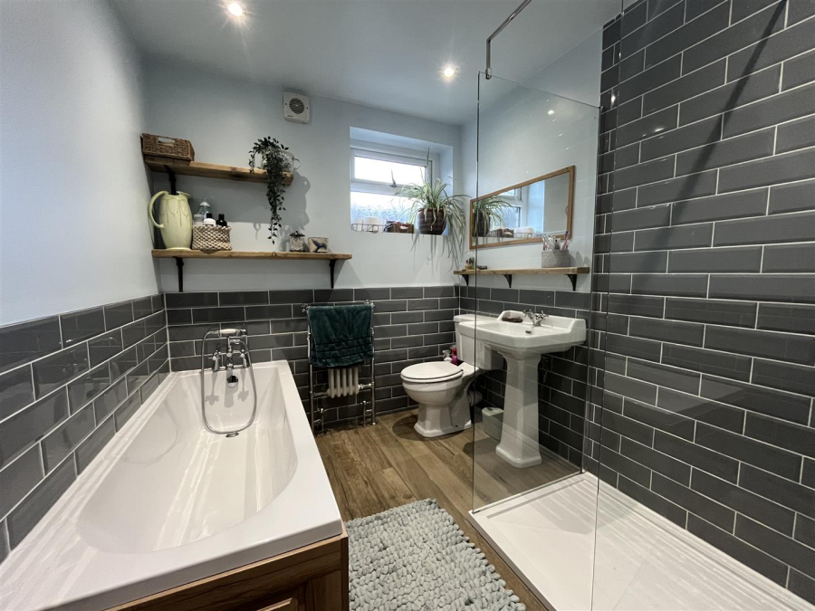 Photo of Mill Carr Hill Road, Oakenshaw, Bradford