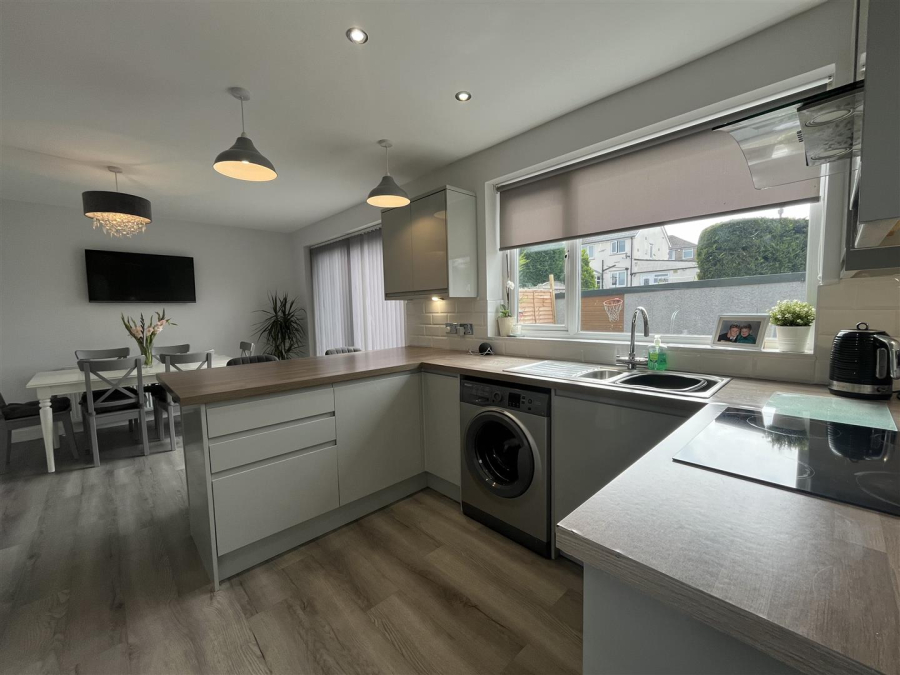 Photo of Bradford Road, Oakenshaw, Bradford
