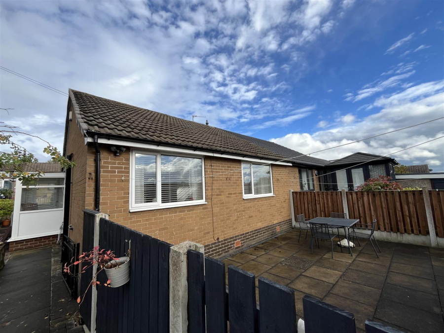 Photo of Markfield Crescent, Low Moor, Bradford