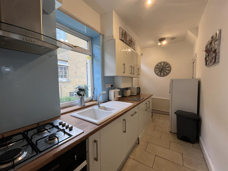 Photo of Asquith Buildings, Oakenshaw, Bradford