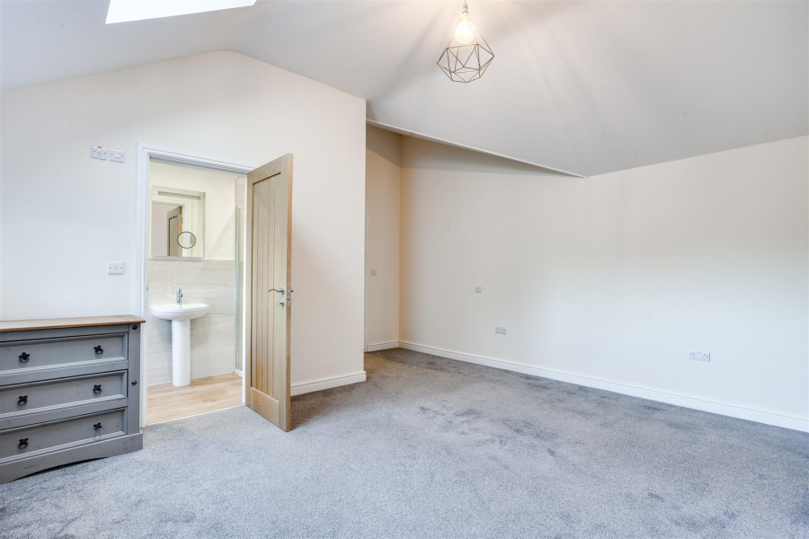 Photo of Cliff Hollins Lane, Oakenshaw, Bradford