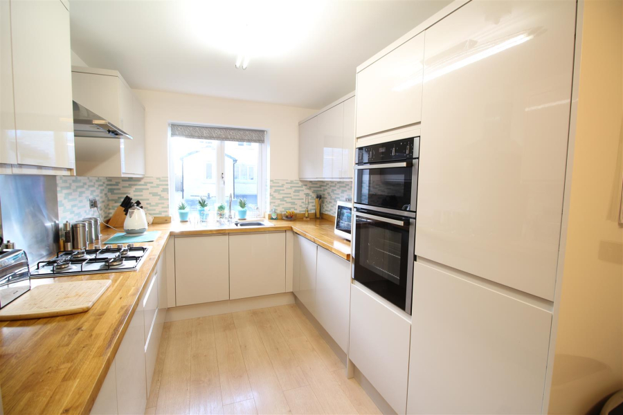 Photo of Delf Hill Close, Low Moor, Bradford