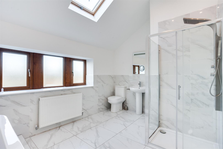 Photo of Cliff Hollins Lane, Oakenshaw, Bradford