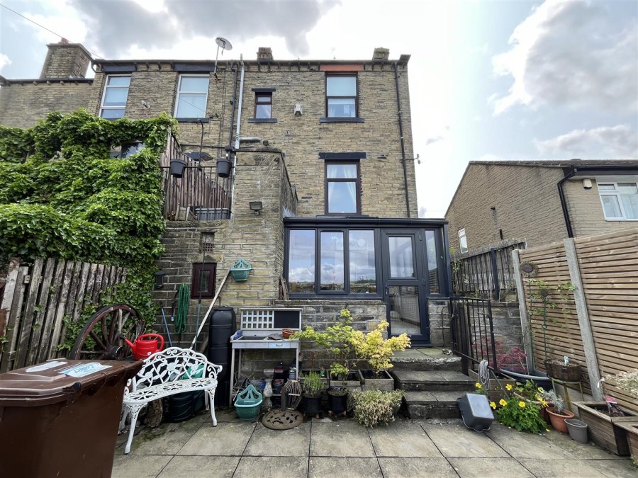 Photo of Wyke Lane, Oakenshaw, Bradford
