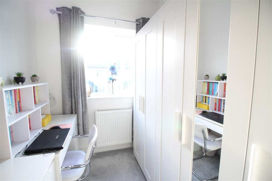 Photo of Delf Hill Close, Low Moor, Bradford