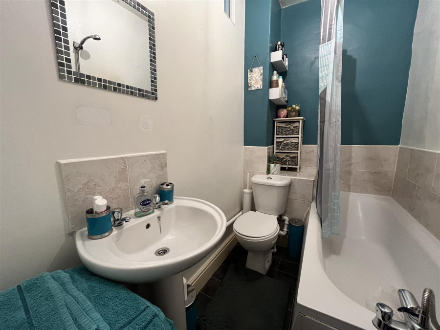 Photo of Asquith Buildings, Oakenshaw, Bradford