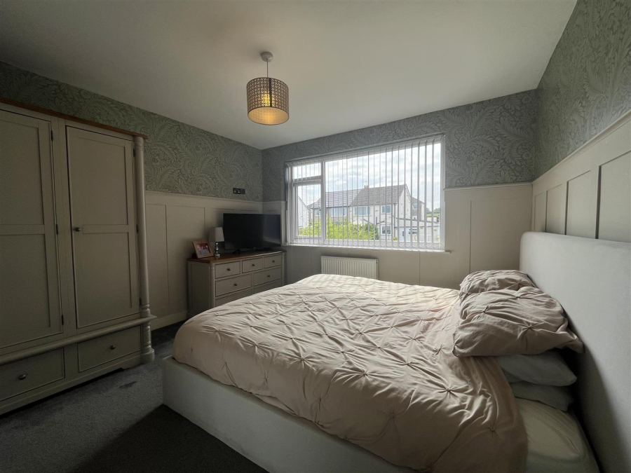 Photo of Bradford Road, Oakenshaw, Bradford
