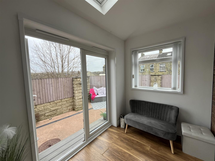 Photo of Wyke Lane, Oakenshaw, Bradford