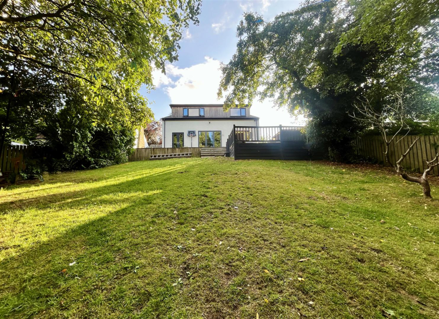 Photo of Bradford Road, Oakenshaw, Bradford