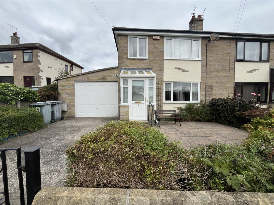 Photo of St. Andrews Crescent, Oakenshaw, Bradford
